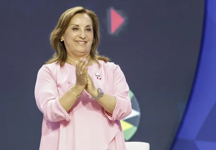 ALLANA POLICÍA DE PERÚ CASA DE PRESIDENTA, EN BUSCA DE RELOJES ROLEX