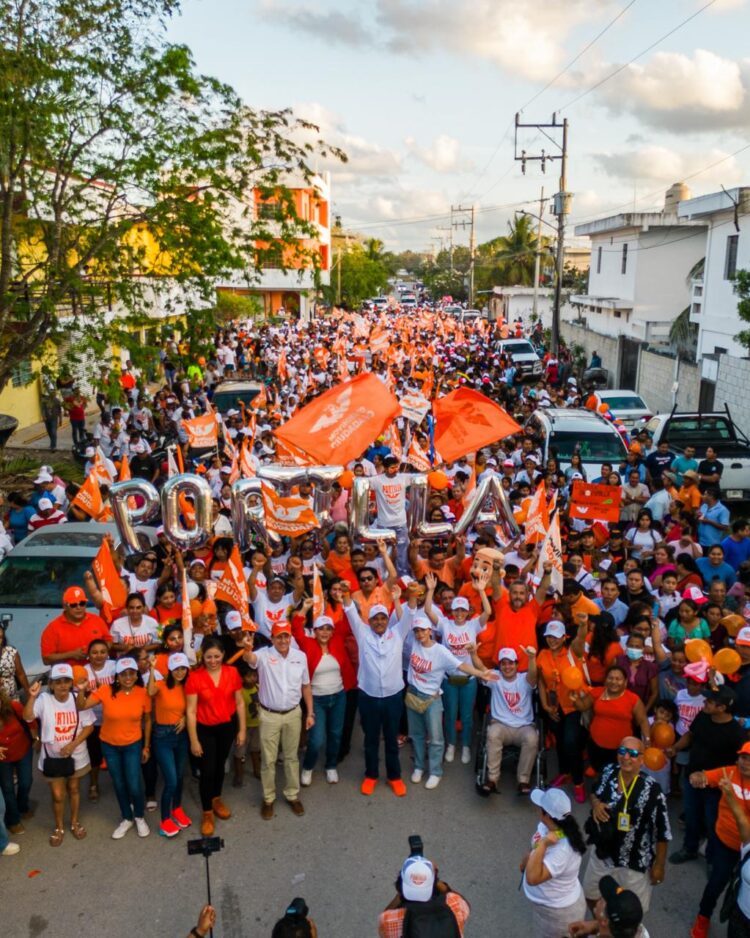 ACOMPAÑAN MÁS DE 3 MIL PERSONAS A JORGE PORTILLA EN SU ARRANQUE DE CAMPAÑA EN TULUM