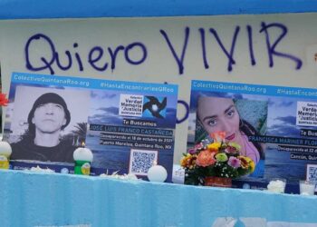 Colectivos de personas desaparecidas en Quintana Roo se manifestaron en la Glorieta del Ceviche en el marco del Día Internacional de las Víctimas de Desaparición Forzada.