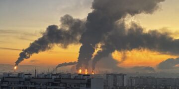 Plumes of smoke rise from fires (centre) at an oil refinery following what the authorities say is a Ukrainian drone strike in the course of the Russia-Ukraine conflict, in Moscow, Russia, September, 20, 2026. REUTERS/Stringer TPX IMAGES OF THE DAY